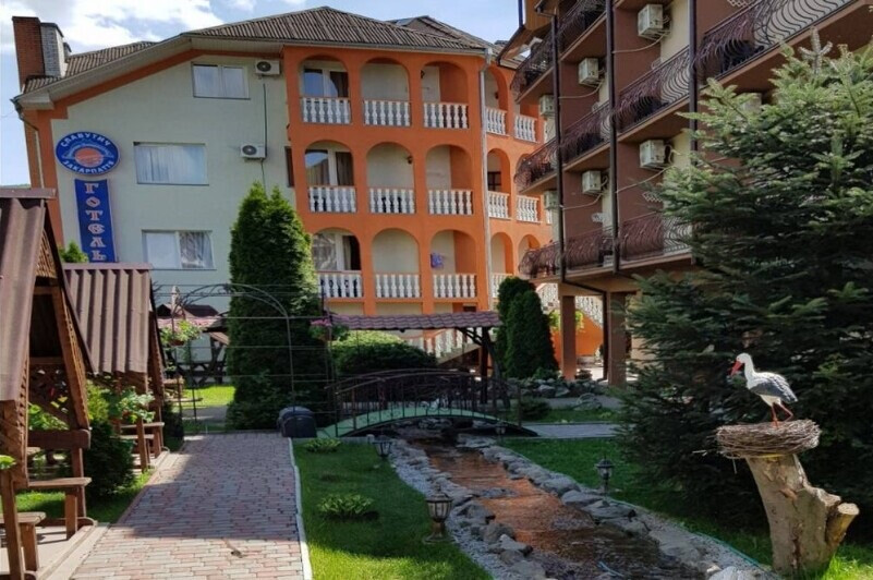 Готель «Славутич Закарпаття» Поляна