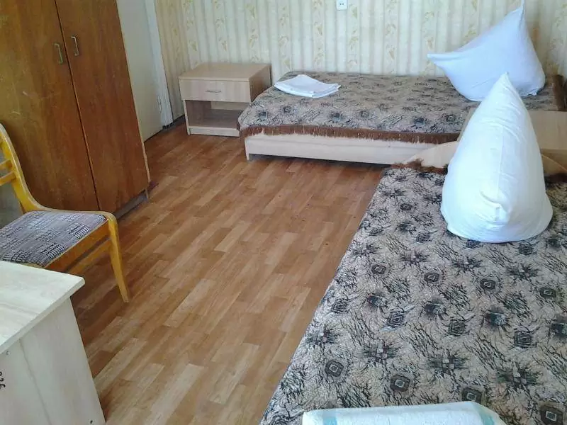 Економ