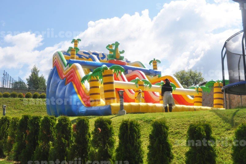 Готель «Три Cини та Донька 5*» Східниця, Львівська область